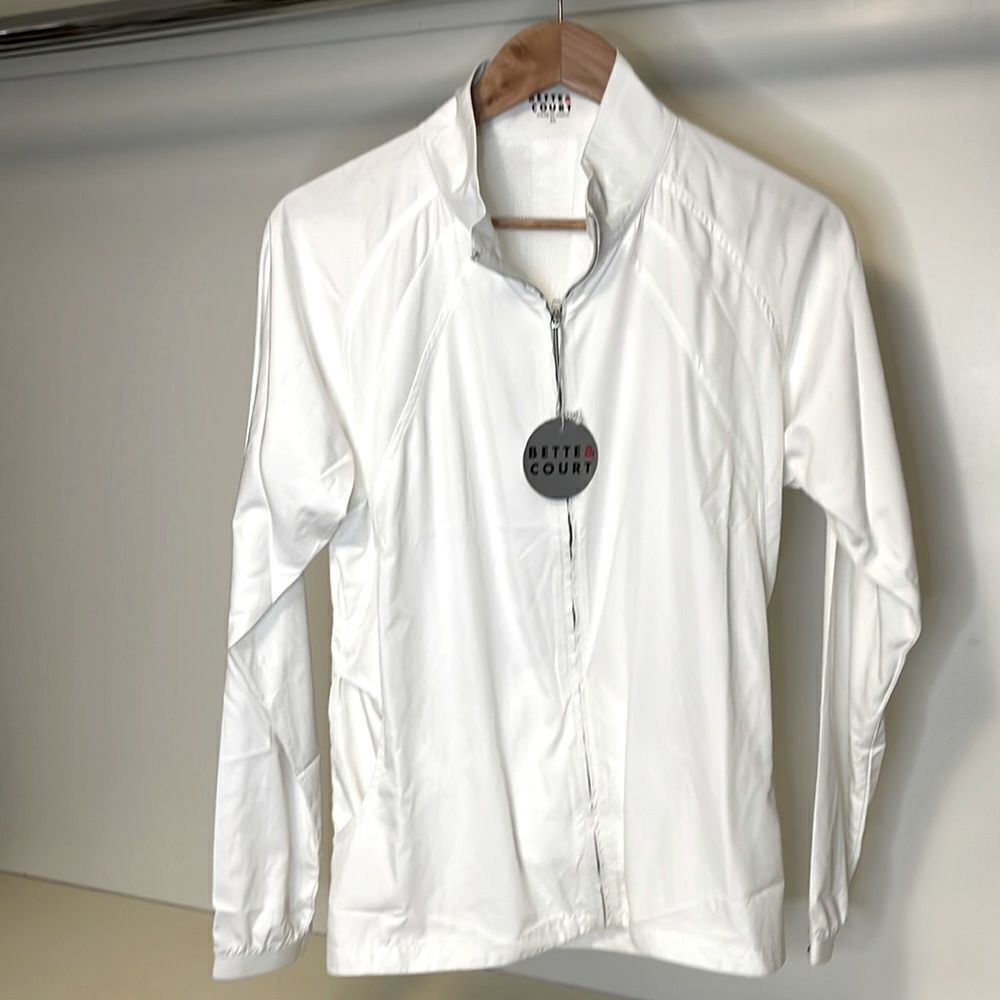 NWT Bette & Court - Full zip White Jacket with Back Pocket Pouch - Medium